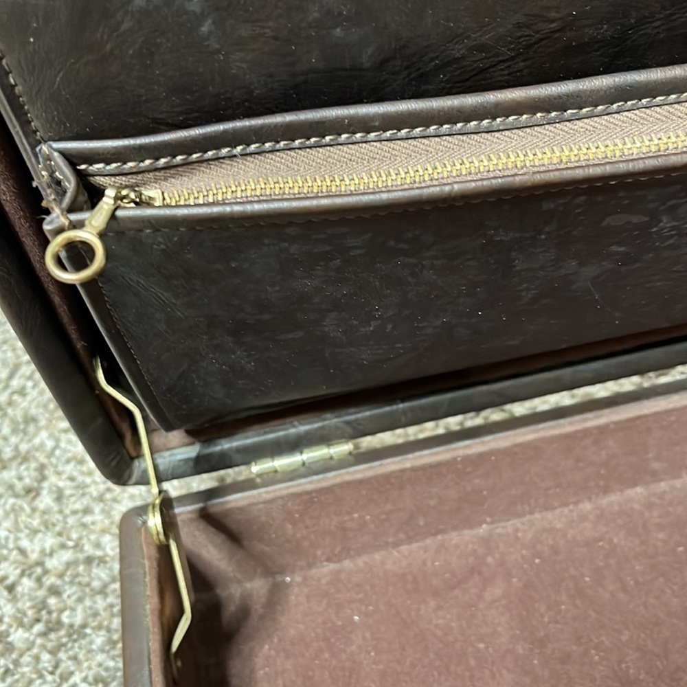RARE VINTAGE BRIEFCASE with original keys - Picture 10 of 16